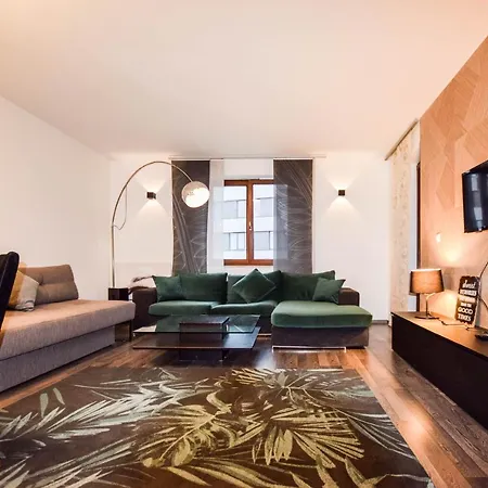 Z Widokiem Na Wawel W Centrum Miasta * 克拉科夫